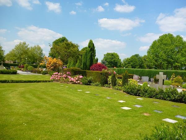Urnenreihengräber auf dem Friedhof in Straelen (Neues Urnenfeld)
